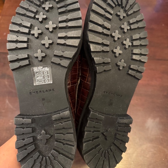 Never Worn Everlane Brown Crocodile Lug Loafers - Size 10 - Picture 2 of 6